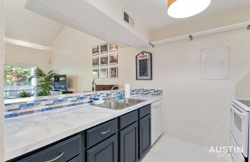 Riverside Apartment | Lakeshore #27 xxxxxx