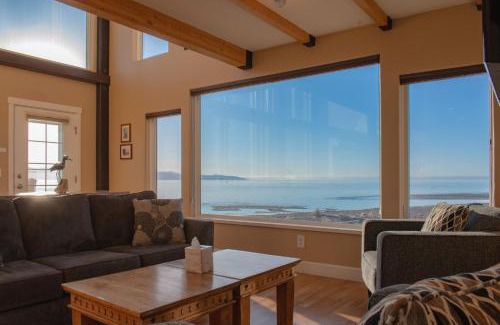 Homer House | Lakeshore Lodging Lodge 722
