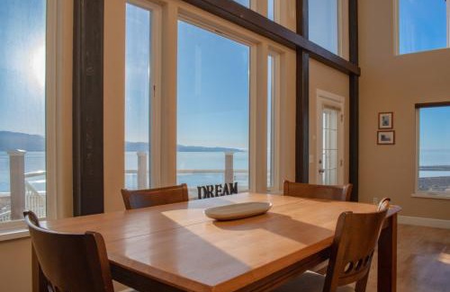 Homer House | Lakeshore Lodging Lodge 722