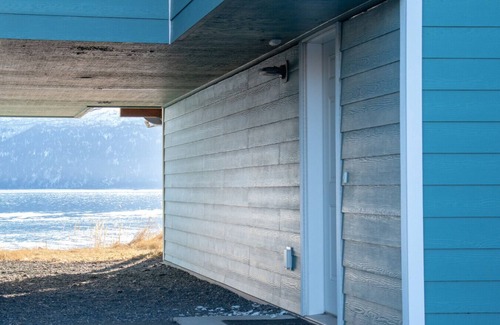 Homer Condo | Lakeshore Lodging Ocean Front Lodges