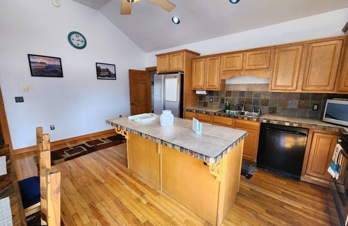 Lexington Apartment | Lakeshore Loft - Spacious Apartment, Walking Distance to Private Beach Access