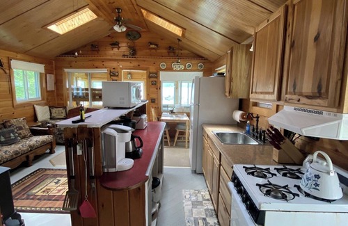 Naples Cottage | Lakeside 1 bedroom cottage sleeps up to 4. Perfect serenity in Naples. Wifi