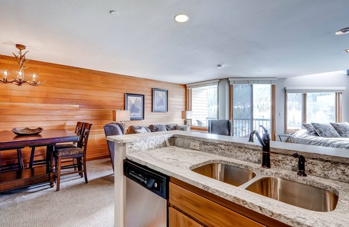 Lakeside Village Condo | Lakeside 1491