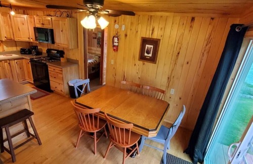 Ray Cabin | Lakeside 3 Bedroom Lazy Days Cabin on Kab