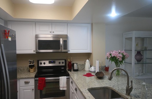 Gulf Gate Estates Condo | Lakeside Apartment in Sarasota, Los Lagos' Jewel 2/2 Mediterranean Luxury Look