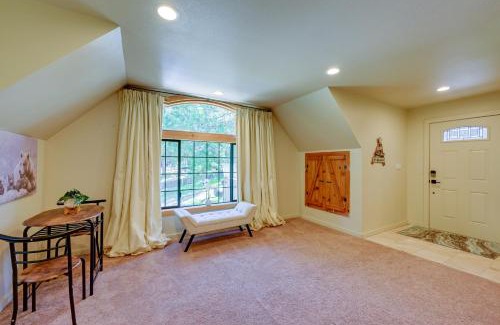 Wishon Apartment | Lakeside Bear Lodge Studio 9 Mi to Bass Lake!