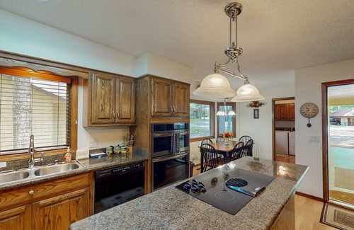Hot Springs Village House | Lakeside Bliss: golf, lake, paddleboat, pets allowed