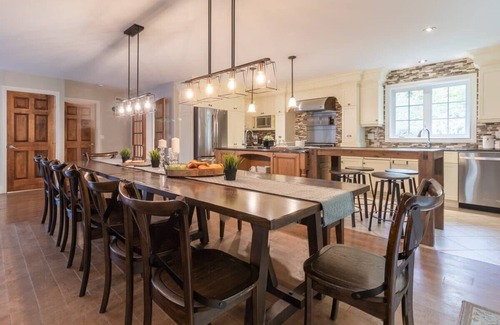 St-Adolphe-d'Howard Ski Chalet | Lakeside retreat, Firepit, Dock & Hot tub soak