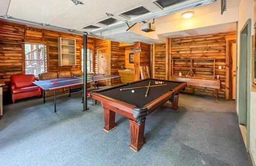 Mars Hill House | Lakeside Cabin - 2 Fireplaces-Hot Tub-Game Room
