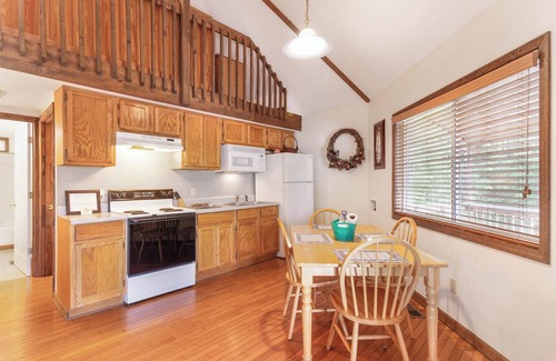 Ellijay Cabin | Lakeside Cabin #7 at Carters Lake Marina, includes a boat slip at the marina
