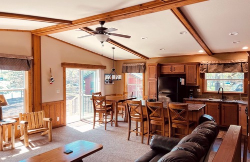 Presque Isle Cabin | Lakeside Cabin in the Northwoods