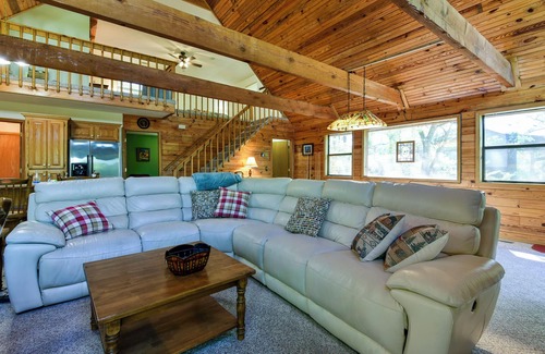 Golden House | Lakeside Cabin with Cozy Loft!
