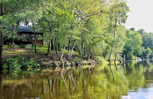 Tomah House | Lakeside cabin with Hot Tub and full kitchen! Sleeps up to 12 people.