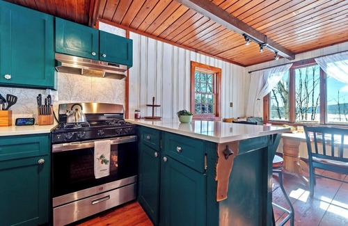 Wilmington House | Lakeside Chalet near Downtown Wilmington & Mt Snow