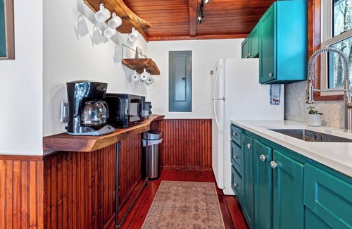 Wilmington House | Lakeside Chalet near Downtown Wilmington & Mt Snow