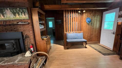 Wentworth House | Lakeside Cottage