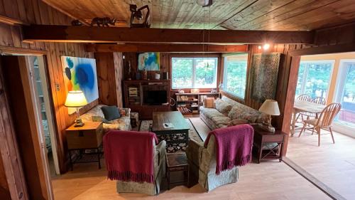 Wentworth House | Lakeside Cottage