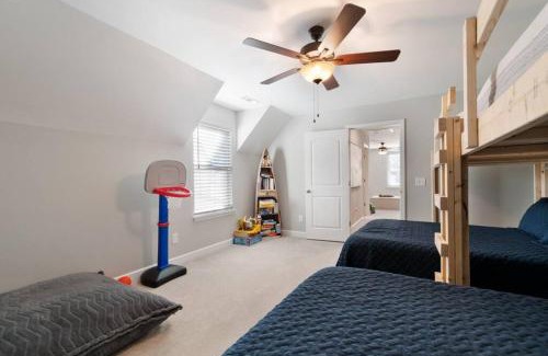 Tullahoma House | Lakeside Cottage w/Golf Cart, Hot Tub, & Fire Pit