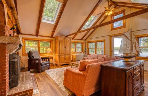 Orland House | Lakeside Cottages on Toddy Pond