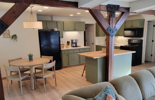 Wautoma House | Lakeside Escape Year round HOT TUB & Pontoon Rental