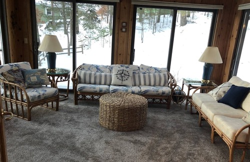 Danbury Cabin | Lakeside Family friendly cabin with private beach