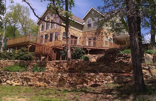 Blocker House | Lakeside Family Gathering