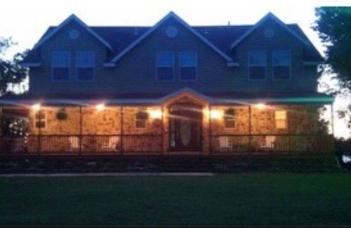 Blocker House | Lakeside Family Gathering