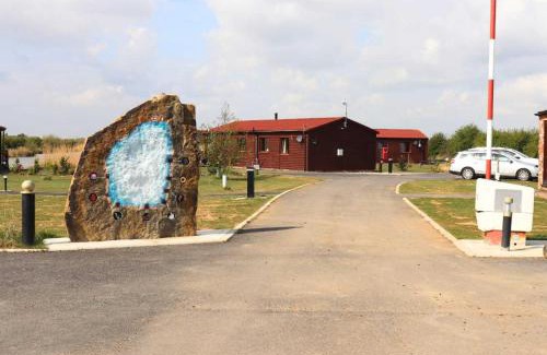 Boston House | Lakeside Fishing Lodges