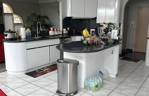 Farmington Hills House | Lakeside getaway w/double patio + 2 kitchens, a short ride to downtown Detroit