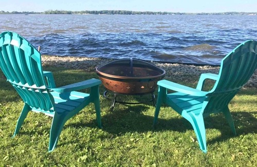 Fox Lake House | Lakeside Getaway ★ 2 King Beds ★ Chain O Lakes