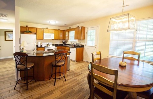 Springdale House | Lakeside Getaway - Next to Beaver Lake