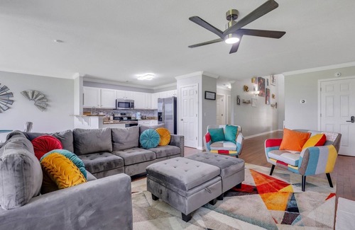 Port Wentworth House | ⭐ Lakeside Group Oasis. 19 minutes to Downtown Savannah! 10 Guest Stay. ⭐