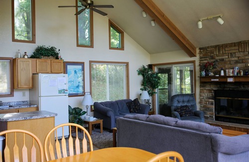 Tomah House | Lakeside Haven Home On Birch Lake, Sleeps Up To 12 People.