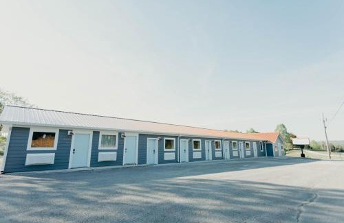 Byrdstown Hotel | Lakeside Inn at Dale Hollow