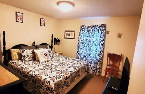 Holiday Island Condo | Lakeside, King Beds, Fireplace!