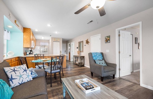 Indian Point Condo | Lakeside Laziness - 2BR | Lake, Pool, SDC, Trails