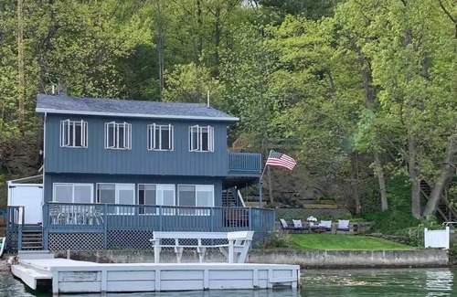 Valois House | Lakeside Life on Keuka's Water's Edge