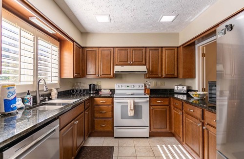 Boone Condo | Lakeside Living at Hound Ears: Lake view condo near Boone!