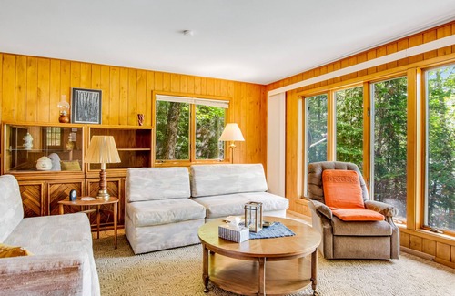 Conover House | Lakeside living with dock access, firepit, grill, & W/D - dog-friendly