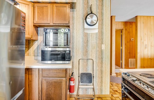 Conover House | Lakeside living with dock access, firepit, grill, & W/D - dog-friendly