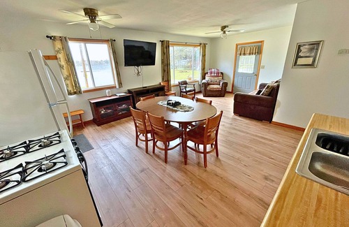 Phillips Cabin | Lakeside, Long Lake Cabin 5 | 3 Bed, 1 Bath