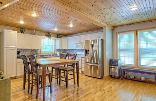 Hiawassee House | Lakeside Lounge - By Chatuge Home Concierge Lake front, hot tub, firepit, private dock with boat slip