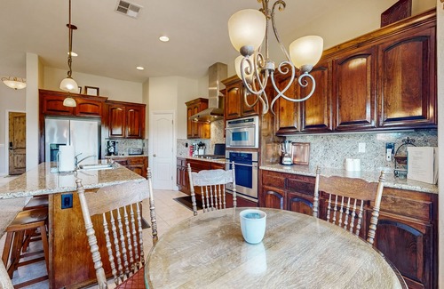 Copperopolis House | Lakeside luxury, shared pool, gym, & hot tub in private community