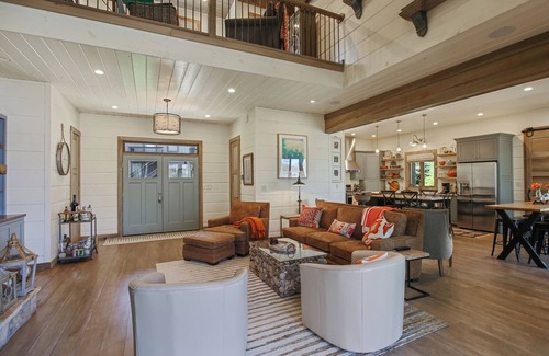 Dawsonville House | Lakeside manor