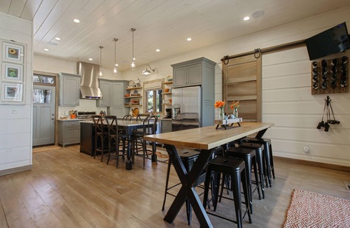 Dawsonville House | Lakeside manor