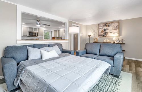Ossipee House | Lakeside Paradise on Duncan Lake With Beach Access