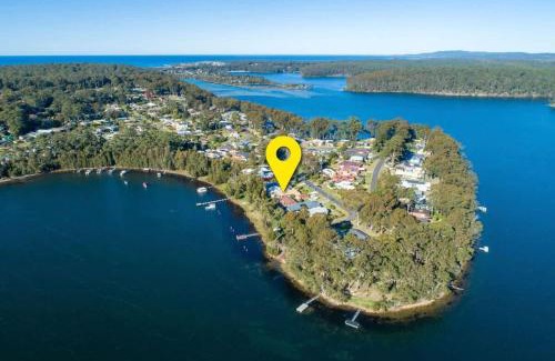 Kings Point House | Lakeside - relaxed 3 BR waterfront retreat