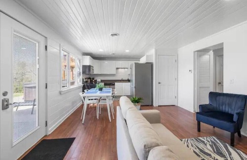 Kimberling City Apartment | Lakeside Relaxing Lakeside Condo Hot Tub and Views