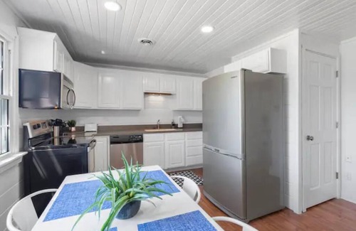 Kimberling City Apartment | Lakeside Relaxing Lakeside Condo Hot Tub and Views