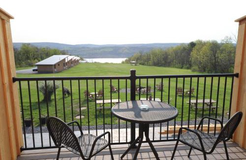 Town of Reading Hotel | Lakeside Resort